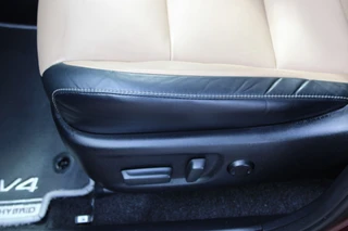 Toyota RAV4 2.5 HYBRID AWD EXECUTIVE Trekhaak / Leder / Schuif/kantel dak / A. klep elctr. / 23