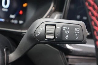 Ford Focus Wagon 155PK ST-LINE-X AUTOMAAT BTW PANODAK EL-ACHTERKLEP BLISS WINTERPACK HEAD-UP DISPLAY EX-FABR. AUTO 100.000KM/4JR GARANTIE / 31