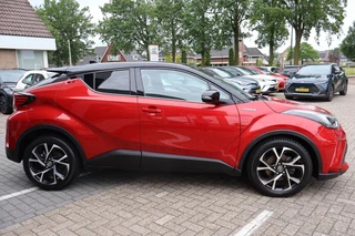 Toyota C-HR 1.8 HYBRID BI-TONE STUUR/STOEL&WISSERVERW. DODEHOEK DETECTIE ALL-SEASON PARELMOER/BI-TONE-LAK KEYLESS LED / 21