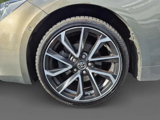 Toyota Corolla 2.0 Hybrid Executive / 10