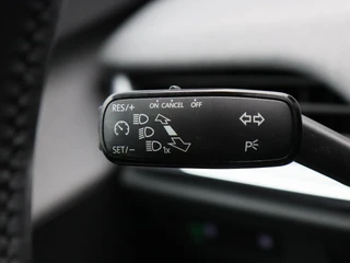 Skoda Enyaq iV 60 180 Pk | Panoramadak | Half Leder | CarPlay | Climatronic | 19 Inch | 106.943 Km!! / 25