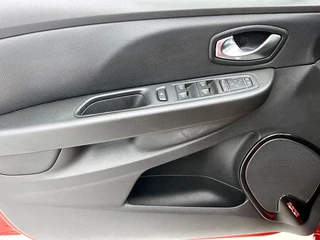 Renault Clio 0.9 TCe Bose | Trekhaak | Camera | Navigatie | Cruise Control | Climate Control | Parkeersensoren / 18