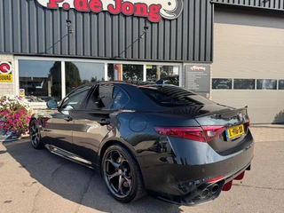 Alfa Romeo Giulia 2.9 V6 QUADRIFOGLIO Carbon pakket Sparco kuipstoelen Carplay Perfect onderhouden! / 24