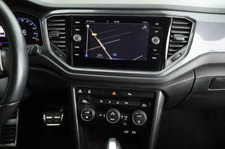 Volkswagen T-Roc 1.5 TSI 150pk DSG R-Line Sport Keyless Virtual Cockpit Navigatie / 12
