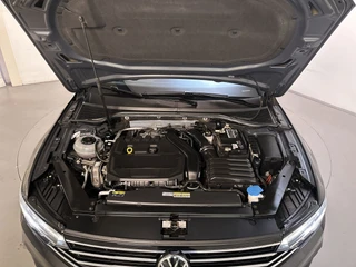 Volkswagen Passat Variant 1.5 TSI 150pk DSG Business Stoelverwarming Virtual Cockpit Navigatie DAB+ / 15
