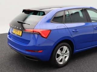 Škoda Scala 1.0 TSi 110 Pk Sport Business | Parkeersensoren | Adaptive Cruise | Panorama dak | Climatronic | Navigatie | Carplay | 16 Inch | 97.324 Km !! / 16