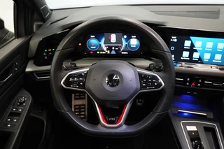 Volkswagen Golf 2.0 TSI GTI  Akrapovič Panoramadak Harman&Kardon Sterrenhemel 19''LM / 8