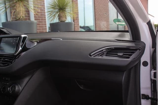 Peugeot 208 1.2 PureTech Active | Cruise control | Bluetooth | Navigatie | Airco | Start/stop | Boordcomputer | Origineel / 33