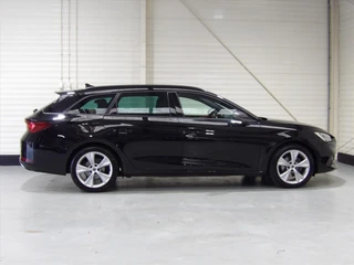 SEAT Leon Sportstourer 1.5 eTSI 150pk DSG-7 FR Business Intense / 7