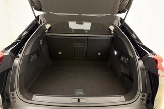 Citroen C5 X 1.2 PureTech Feel 130 PK Automaat | Navigatie | Camera | Keyless | Lichtmetalen velgen | Extra getint glas | Adaptive cruise control | Weinig kilometers / 15