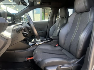 Peugeot 2008 1.2 PureTech 130PK GT | Cruise Control | Climate Control | Apple Carplay/Android Auto | Navigatie | Full LED | Parkeercamera/-sensoren | Keyless Entry/Start | Sfeerverlichting | DAB | Dealer onderhouden | / 11