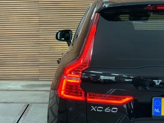 Volvo XC60 2.0 T5 Inscription | 250PK | Automaat | Leder | Camera | Trekhaak | Pano | Navi | 12,3” Digitaal Display / 37