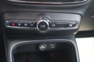 Volvo XC40 T4 Recharge Core Bright | Stoelverwarming | Trekhaak | Parkeercamera  | Keyless / 36