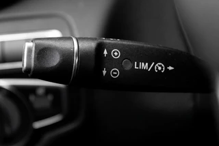 Mercedes-Benz GLC Coupé 250 4MATIC Premium AMG Line l 360° Camera l Blindspot l Keyless / 19