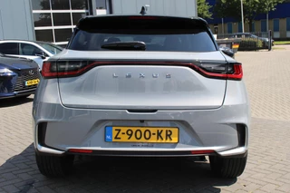 Lexus LBX 1.5 Emotion 2WD / 6