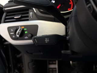 Audi A4 Avant 35 TFSI S Edition Leder-Stof Navigatie LED Parkeersensoren / 27
