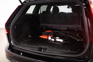 Volvo V60 2.0 T6 Recharge AWD R-Design | PARK ASSIST PACK | DAB | APPLE | VOORRUITVERWARMING | CAMERA / 16