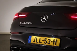 Mercedes-Benz CLA-klasse 250 e Business Solution AMG | WINTER PACK | PANORAMADAK | STUURVERWARMING | CAMERA / 26