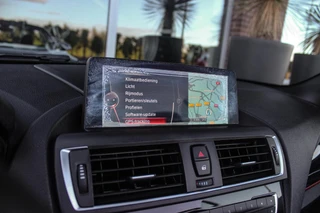 BMW 2-serie Cabrio 220i Sport | Origineel NL | Cruise control | Stoelverwarming | Xenon | Sportstoelen | HiFi audio | Navigatie Professional | Sportstuur | Chrome Line | Keyless entry / 26