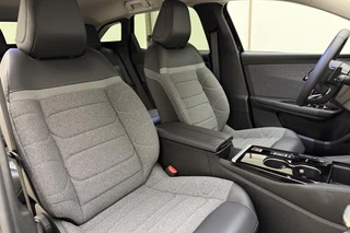 Citroen C5 X 1.2 PureTech Feel 130 PK Automaat | Navigatie | Camera | Keyless | Lichtmetalen velgen | Extra getint glas | Adaptive cruise control | Weinig kilometers / 16