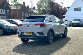 Volkswagen T-Roc 1.5 TSI Sport Automaat / 2