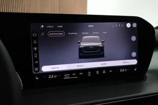 Audi Q3 1.5 272pk e-hybrid S edition Trekhaak Camera Keyless Panoramadak Stoelverwarming Virtual Cockpit Navigatie 2x S-Line / 29