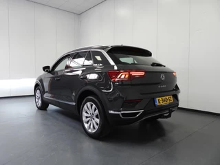 Volkswagen T-Roc 1.5 TSI Sport NAVI/CAMERA/VIRTUAL/LED/TREKH./17"LMV! / 4