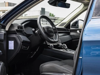 Lynk & Co 01 1.5 Plug-in Hybrid 262 PK Black Edition SOH 92% Panoramadak 360 Camera Infinity ACC LED Rondomzicht Camera Apple CarPlay/Android Auto 20" / 11