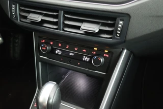 Volkswagen Polo 1.0 TSI 95pk DSG R-Line Highline Camera Parkeersensor Climate Control Adaptive Cruise / 32