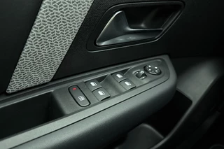 Citroen C4 1.2 Puretech 130pk Automaat Shine Pack Business | Navigatie | Panoramadak | Achteruitrijcamera | Lederen stoelen elektrisch en verwarmd | Headup display | Keyless | Adapt. Cruise control | 18" Lichtmetalen velgen / 19
