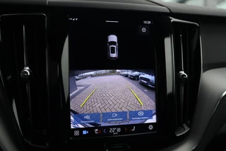 Volvo XC60 T6 Recharge AWD R-Design | Stoelverwarming | Parkeercamera | Panoramadak | Memorystoel | Keyless / 43
