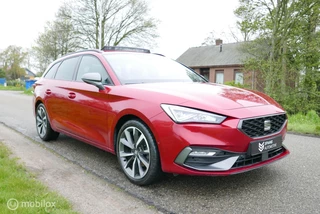 Seat Leon Sportstourer 1.5 eTSI DSG FR / Pano / Cam / Navi / 4