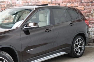 BMW X1 xDrive25i High Executive xLine Automaat  / Navigatiesysteem Plus / Driving Assistant Plus / Trekhaak / Panoramadak / Park Assistant / Leder / Park Assistant / AWD / 18 Inch / Head-Up Display / Stoelverwarming / Hifi / Parkeersensoren / Climate Control / LED / 13
