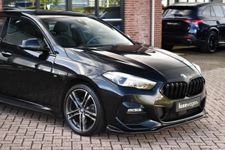 BMW 2 Serie Gran Coupé 218i M-Sport  Shadowline Trekhaak 18inch Live-cockpit Sfeerverlichting / 62