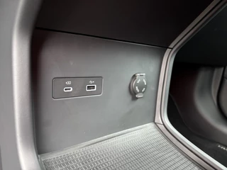 Voyah Courage Business Edition 80 kWh / 32