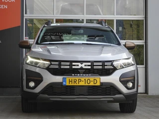 Dacia Sandero Stepway 1.0 TCe 90 Comfort | Automaat | Navigatie | Camera achter | Parkeersensoren voor en achter | Keyless entry en start | Lichtmetalen velgen | Airco | Dakrails | Led verlichting / 4