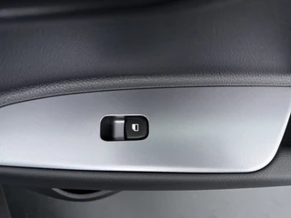 Kia Stonic 1.0 T-GDi MHEV GT-Line  Stoel/-Stuurwielverwarming - Achteruitrijcamera - Climate Control - Navigatie - Apple Carplay / Android Auto - Fabrieksgarantie tot 05-2031 / 40