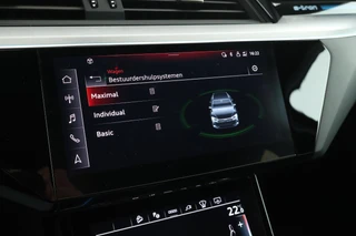 Audi Q8 e-tron 50 340pk quattro S Edition 95 kWh SOH 100% B&O HUD Keyless Stoelverwarming Camera Panoramadak Navigatie 2x S-Line / 36