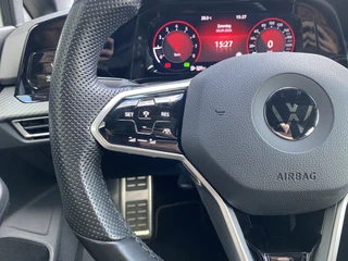 Volkswagen Golf 1.5 eTSI R-Line AUT  | dealer onderh. | panoramadak | stoel-/stuurverw. | keyless | trekhaak | carplay / 30