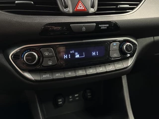 Hyundai i30 1.0 T-GDI Comfort CLIMATE CAMERA CARPLAY LM / 31