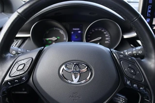Toyota C-HR 1.8 Hybrid Bi-Tone STOEL/STUURVERW PARK-SENSOREN DODEHOEK DETECTIE LM-VELGEN BLUETOOTH CAMERA LED / 9