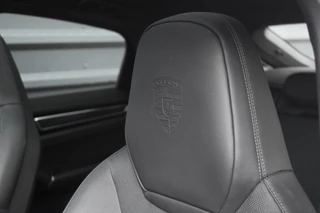 Porsche Cayenne Coupé 3.0 E-Hybrid Platinum Edition *Krijt* | Sportuitlaat | Panorama | ACC | Trekhaak | Ventilatie | Achterasbesturing | Bose | Head-Up | 22'' Wielen | / 36