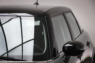 MINI 5-Deurs 1.5 Cooper Business Edition | CLIMA | STOELVERWARMING | DAB | APPLE | MOONWALK GREY / 19