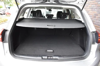 Ford Focus Wagon 1.0 EcoBoost Hybrid Titanium / 6