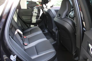 Volvo XC60 2.0 T6 Plug-in hybrid AWD Plus Black Edition  | Panoramadak | H/K | Camera | Leder / 42
