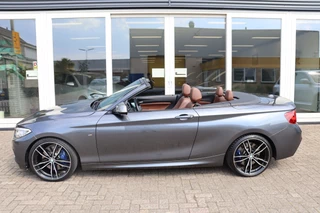 BMW 2 Serie Cabrio M235i xDrive Centennial High Executive Cruise Control, Airco, Apple Carplay, Camera, Navigatie, Prijs Is Rijklaar Inclusief 6 Maanden Garantie / 10