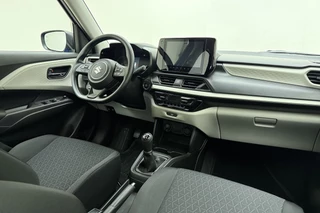 Suzuki Swift 1.2 Comfort Smart Hybrid | Voorraad actie | Cruise control | Navigatie | Airco | Achteruitrijcamera |  Apple/Android carplay / 16