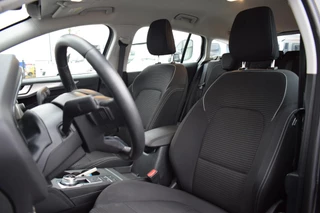 Ford Focus Wagon Wagon 1.5 EcoBlue Titanium Business | Automaat | Trekhaak | Apple CarPlay | Climate / 6