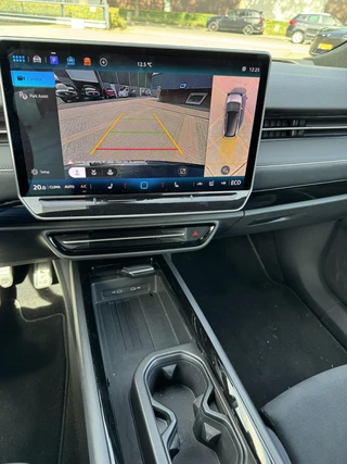 Volkswagen ID.7 77 kWh Pro / 28