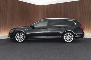 Volkswagen Passat Variant 1.5 TSI 150pk DSG 2x R-Line Panoramadak Leder Camera Stoelverwarming Virtual Cockpit / 8